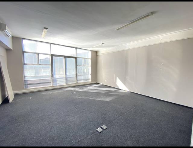343M² OFFICE TO LET IN WOODSTOCK